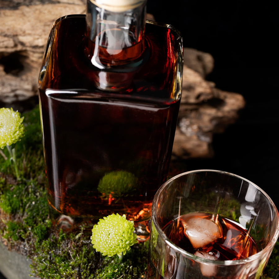 Angels’ Share by Kilian – luxurious boozy gourmand perfume with cognac, cinnamon, tonka bean and oak wood
