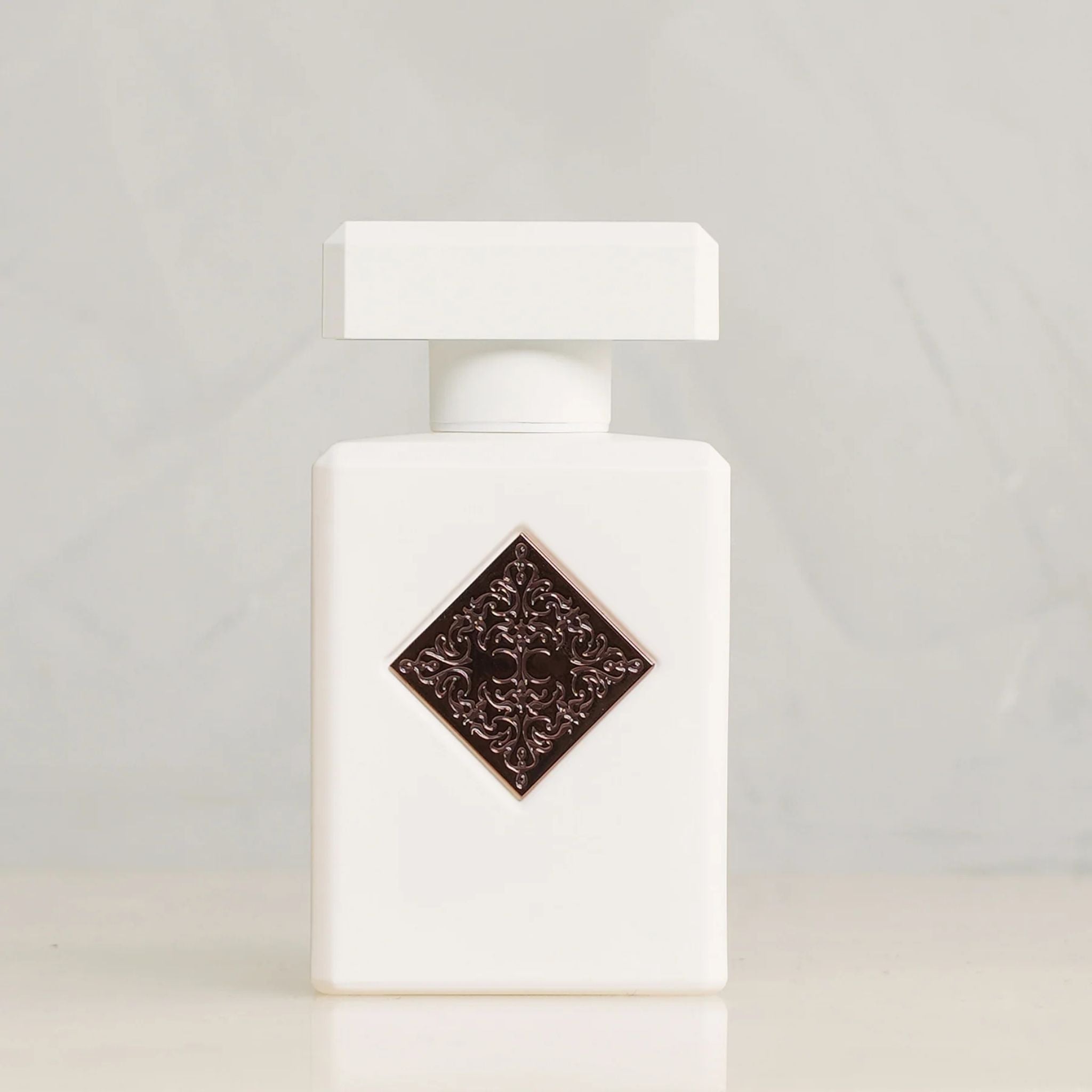 ユニセックス香水 ホワイトボトル initio paragon Paragon · Parfum Exquis US